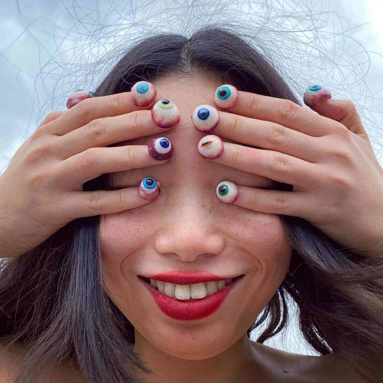 Rencontre avec Texto Dallas : Nail artist et artiste pluridisciplinaire