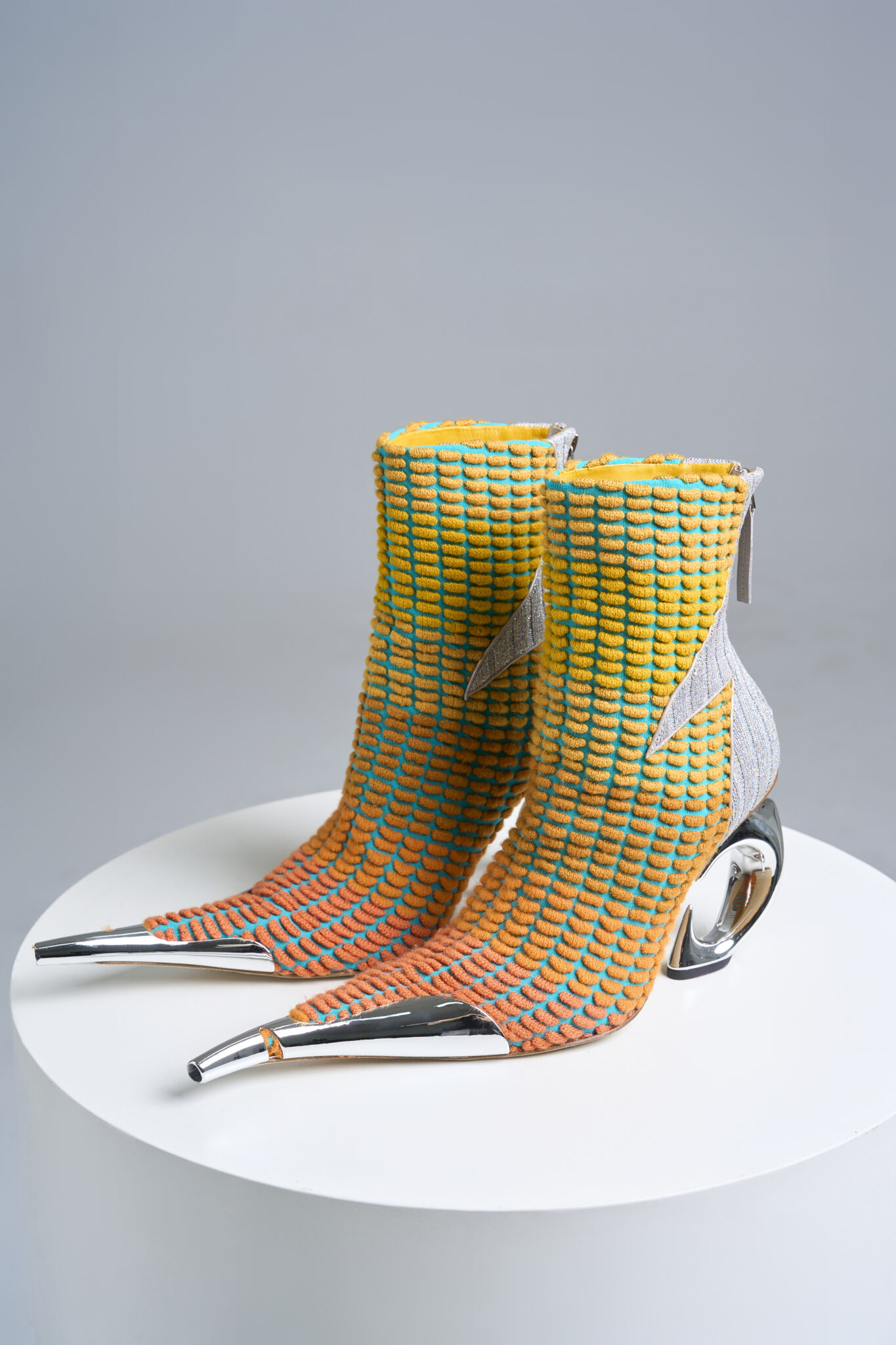 Boots "Singularité" by Ying ou. photo : zhi Studio
